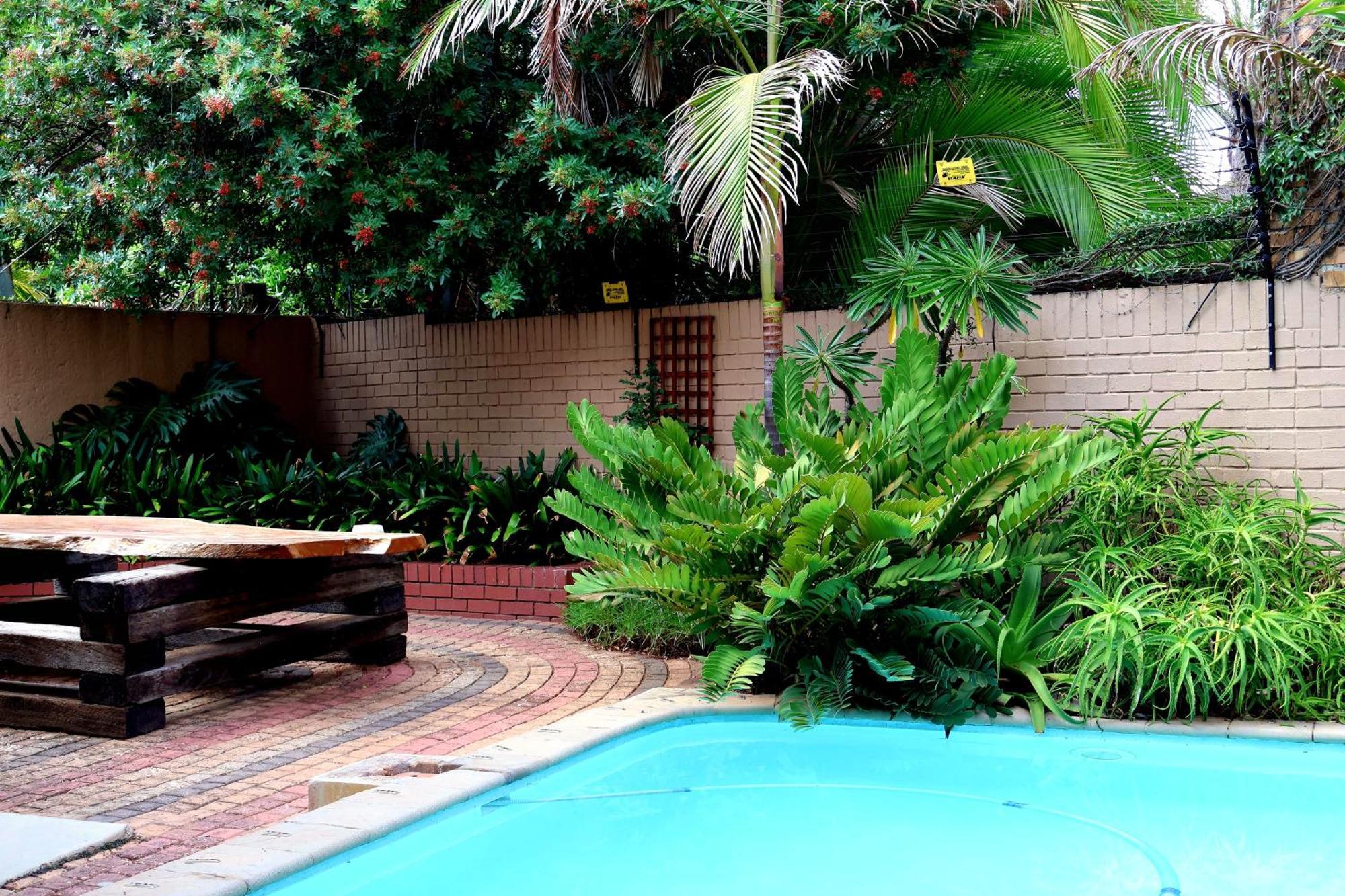 ポロクワネ The Leopard Tree Bed & Breakfast エクステリア 写真