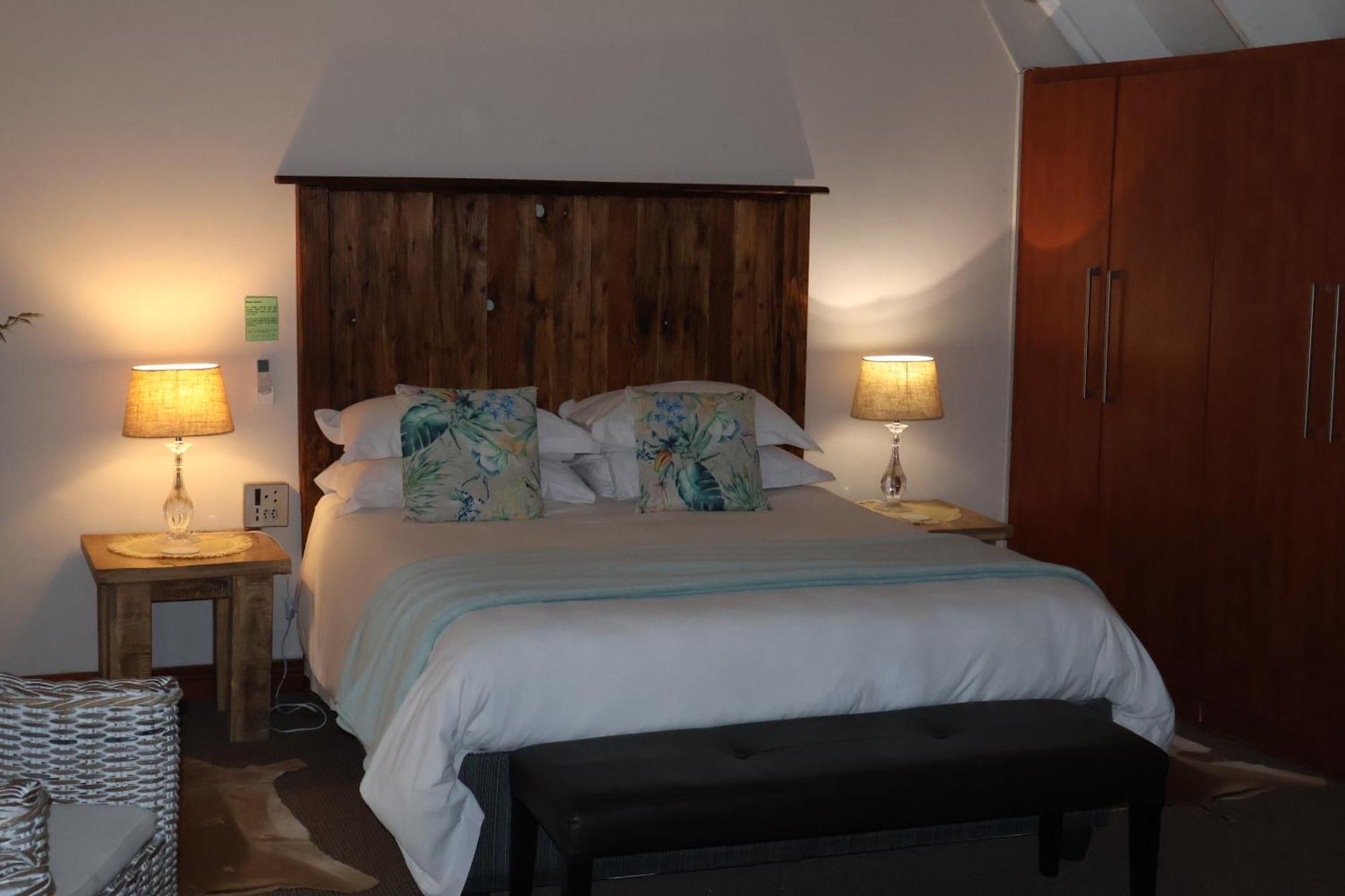 ポロクワネ The Leopard Tree Bed & Breakfast エクステリア 写真