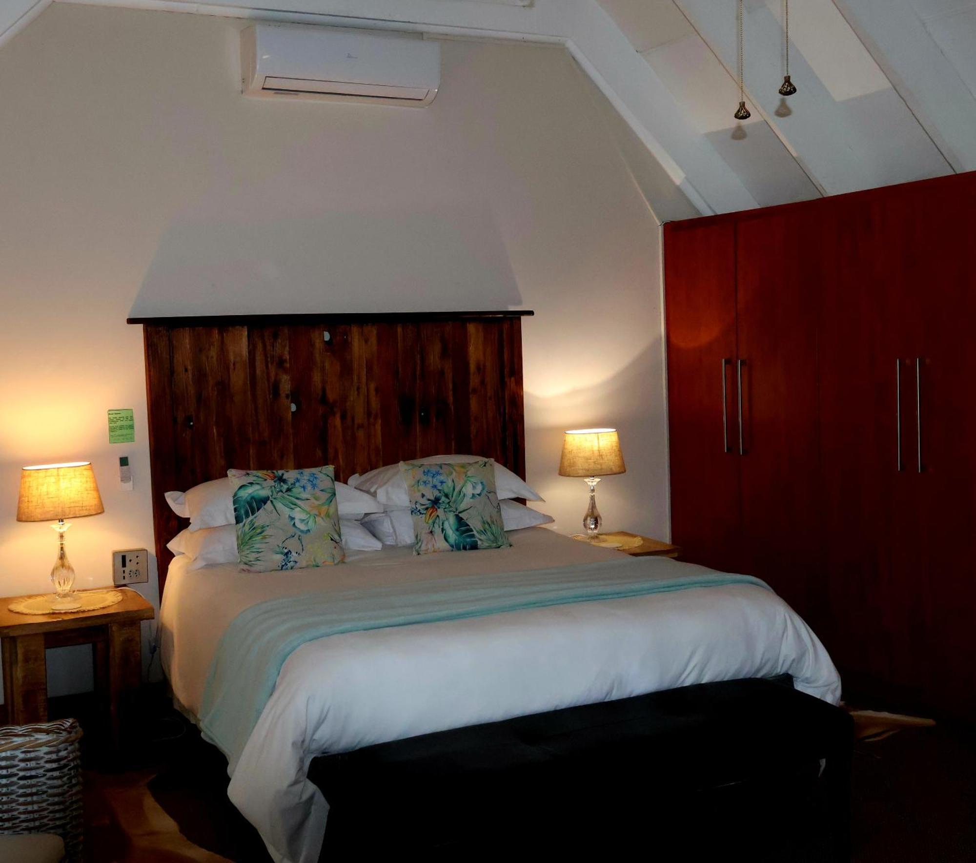 ポロクワネ The Leopard Tree Bed & Breakfast エクステリア 写真