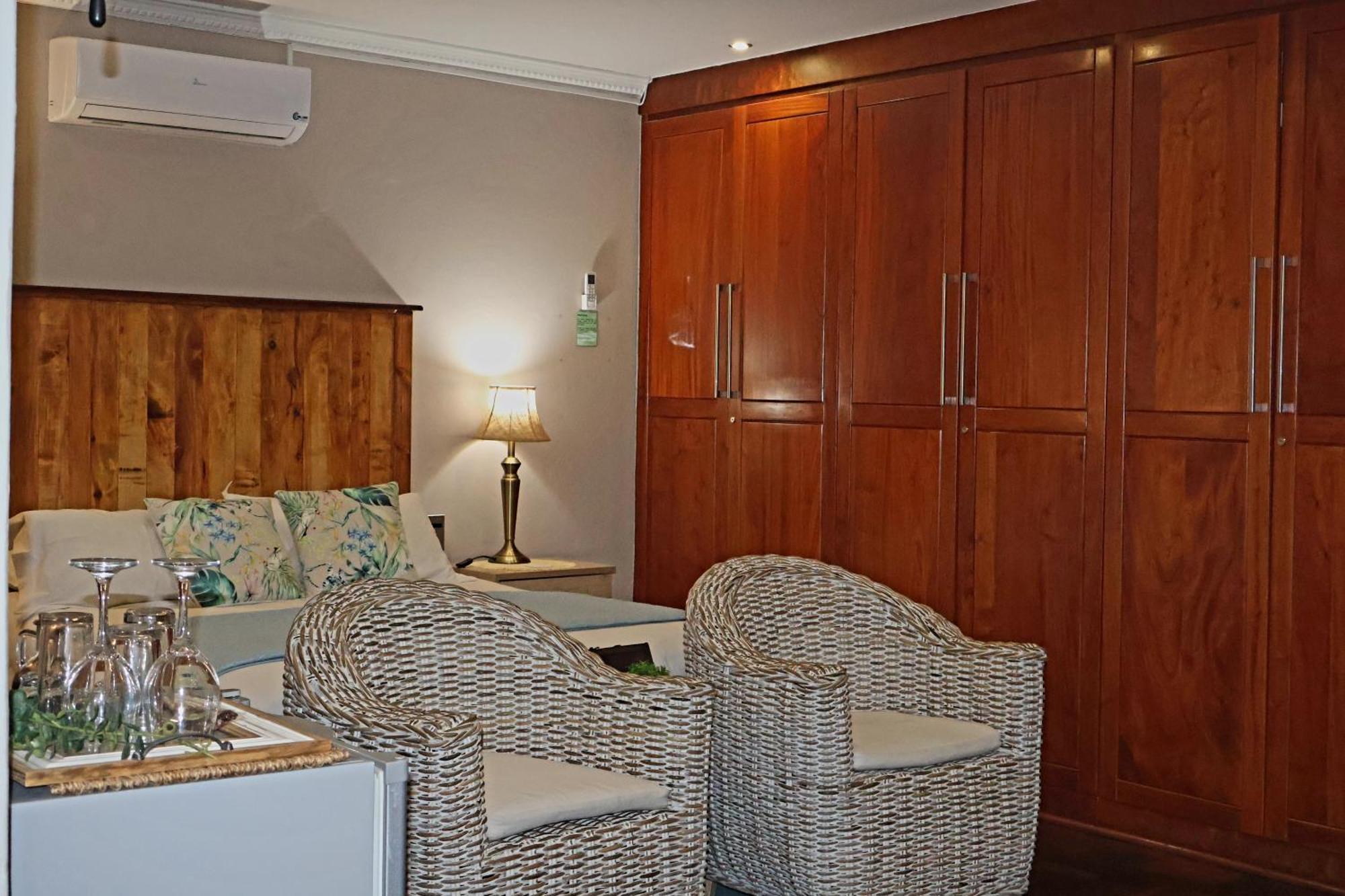 ポロクワネ The Leopard Tree Bed & Breakfast エクステリア 写真