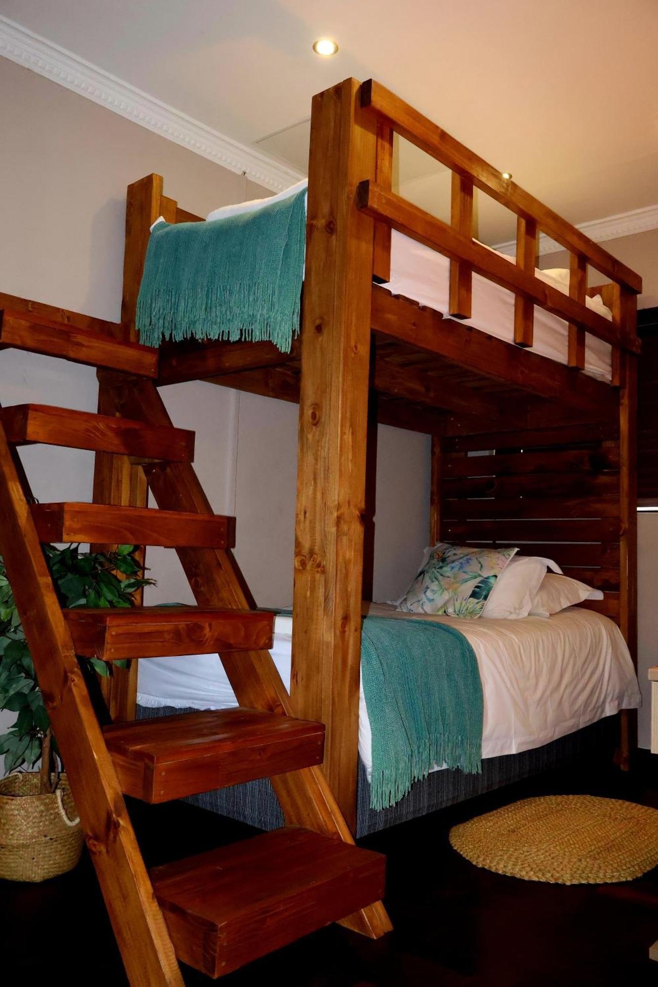 ポロクワネ The Leopard Tree Bed & Breakfast エクステリア 写真