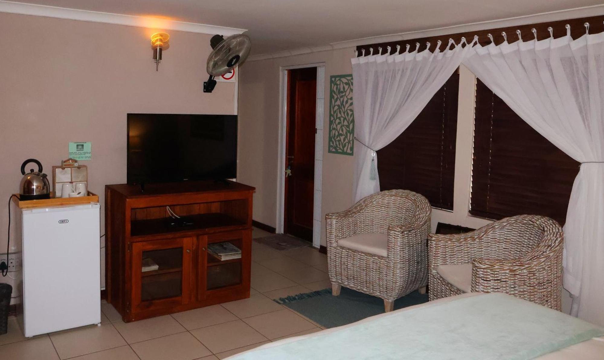 ポロクワネ The Leopard Tree Bed & Breakfast エクステリア 写真